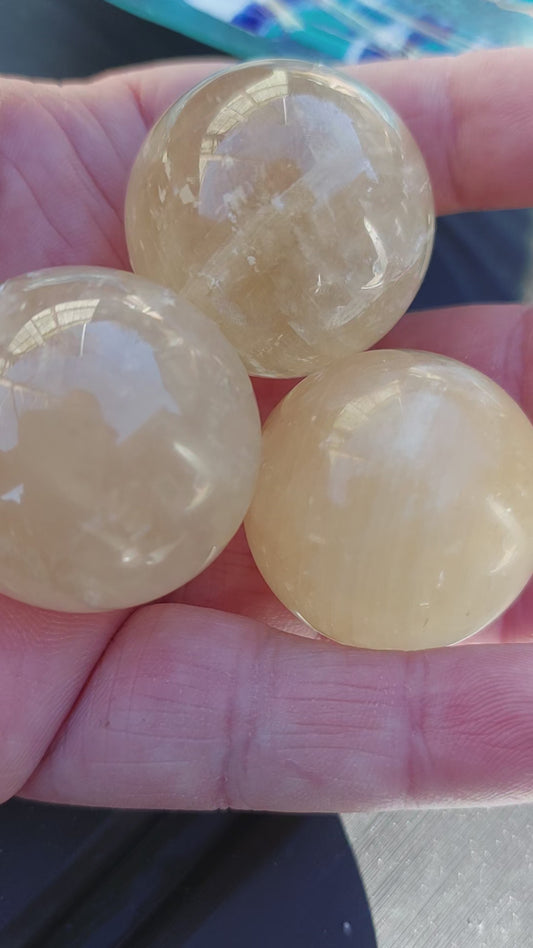 Mini calcite sphere 30mm