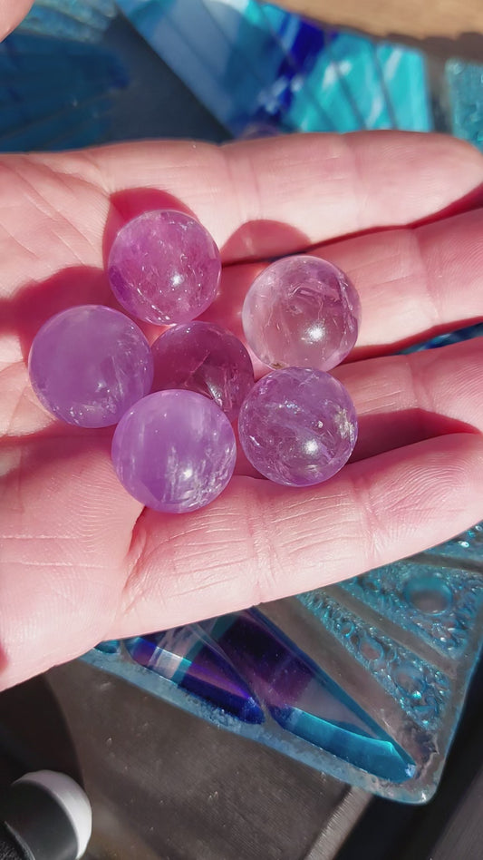 Amethyst mini spheres